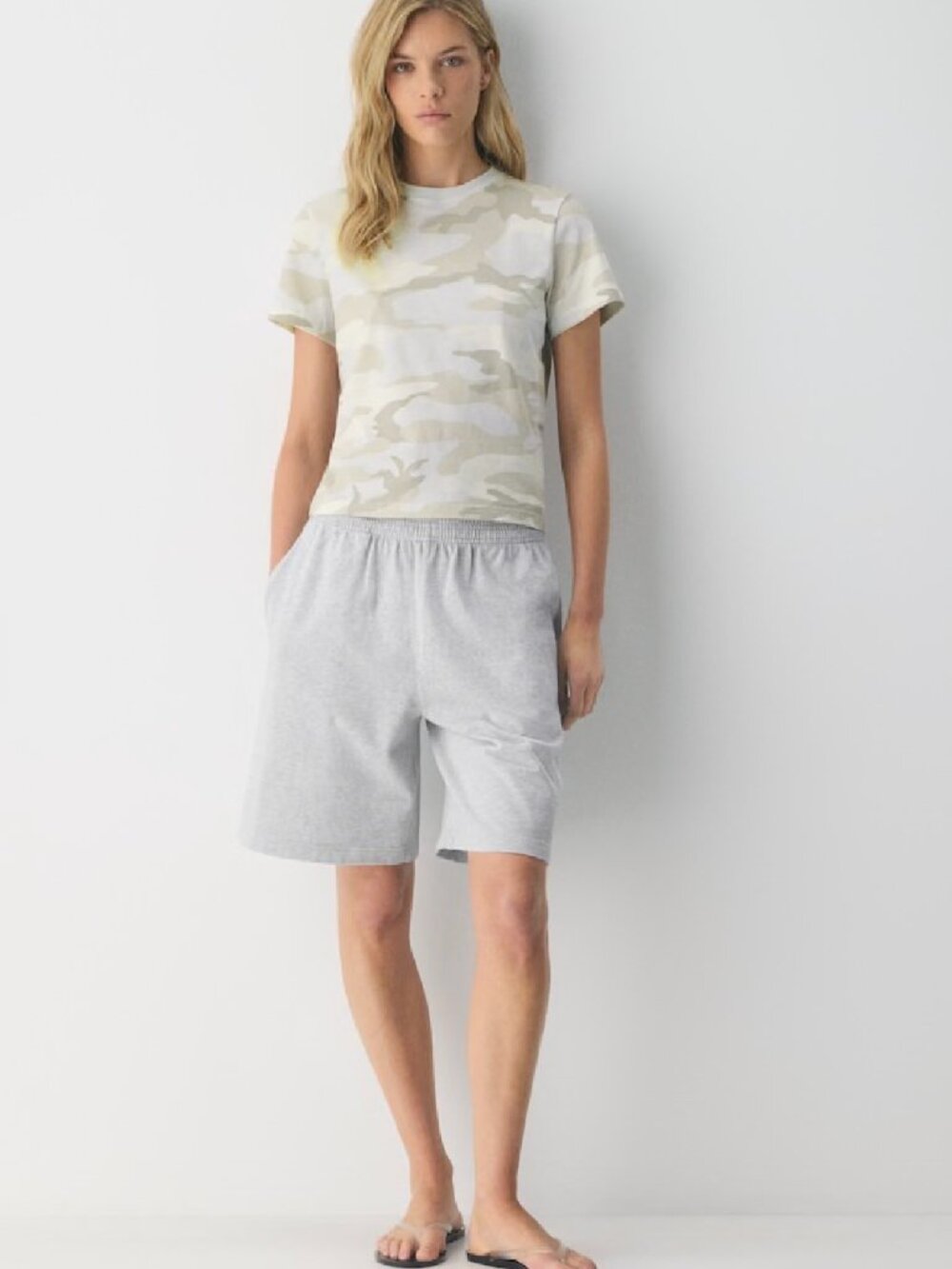 ARITZIA SOFT FEELS ALL TIME CAMO T-SHIRT